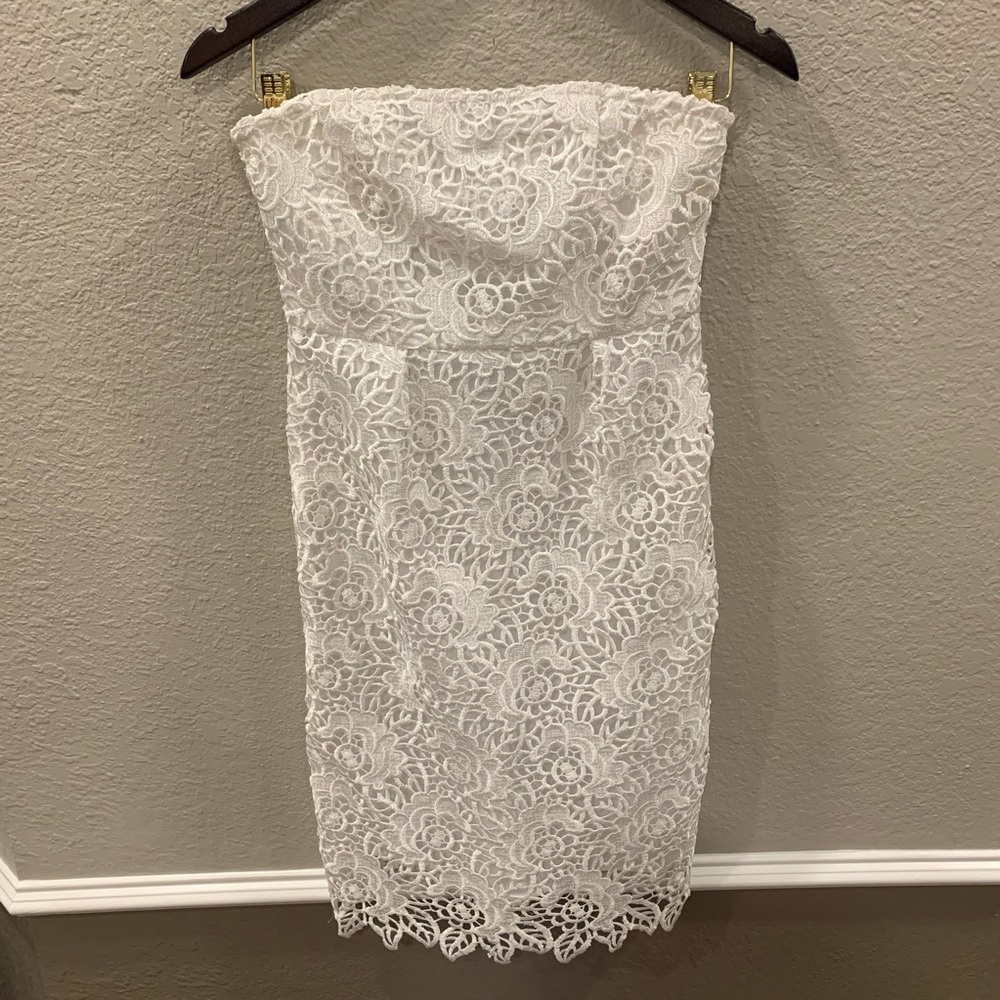 MM COUTURE STRAPLESS WHIT LACE DRESS